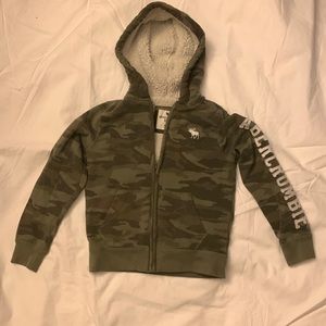 One Sherpa hoodie camouflage color